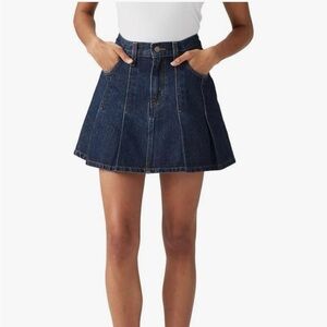 NWT Levi's Womens Pleated Mini Skirt Sz 30